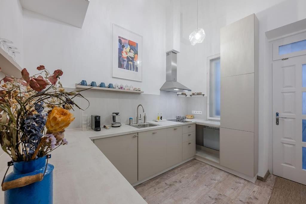 Venus - Opera Location Apartment *